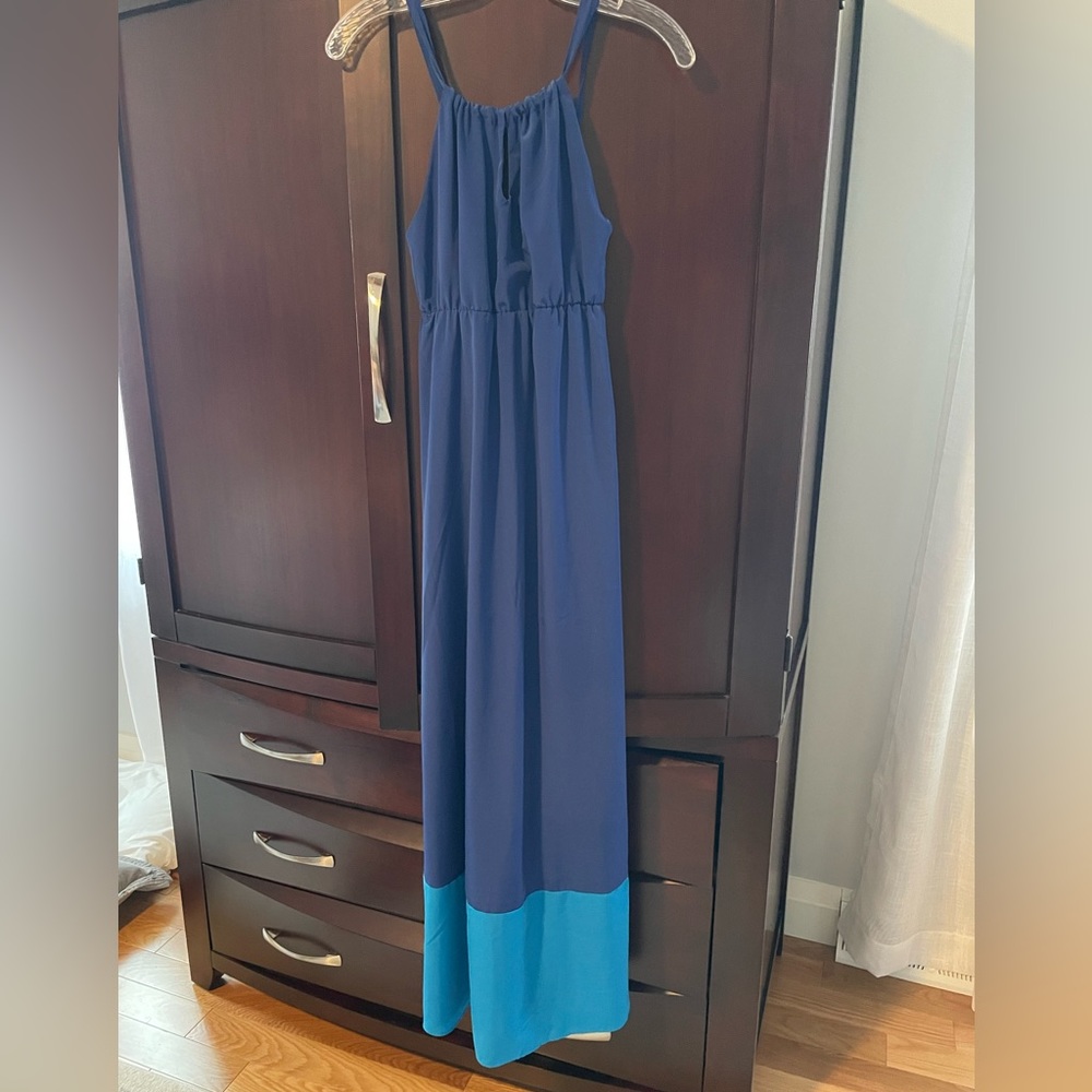 Women’s two-toned maxi dress with tie halter top — S